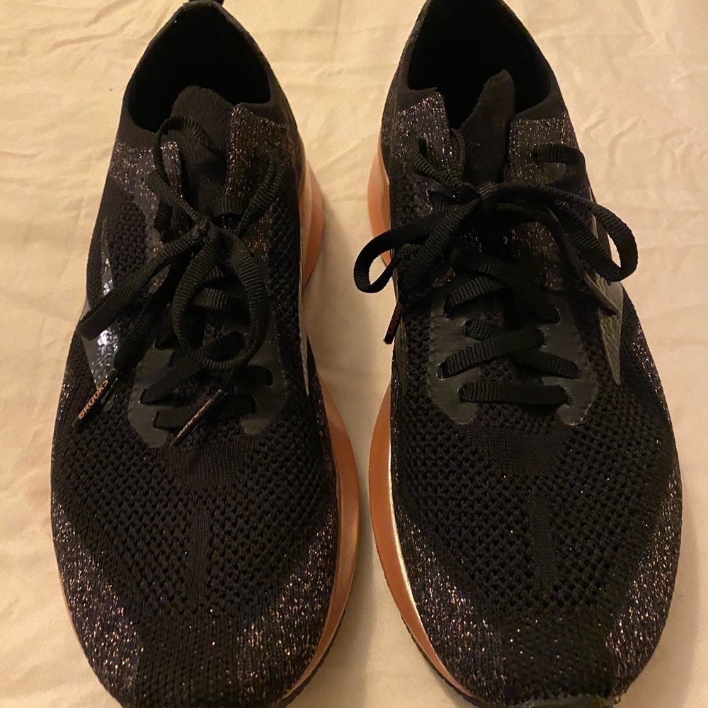 Ladies Brooks athletic shoes